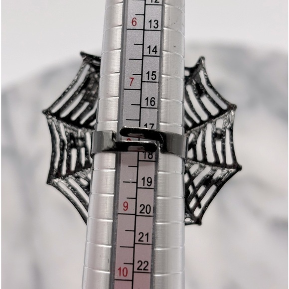 Spider Web Crystal Ring Costume Jewelry - Picture 4 of 7